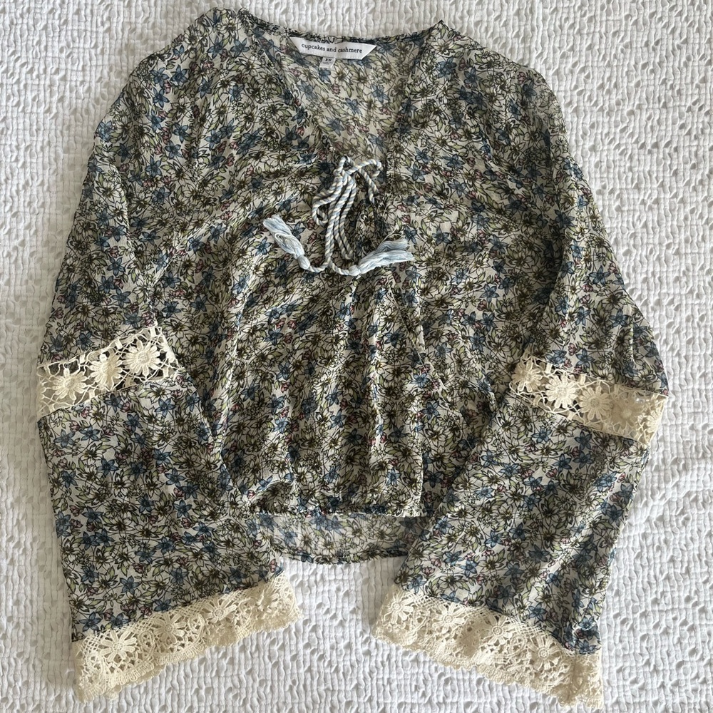 Cupcakes & Cashmere Floral Patterned Top